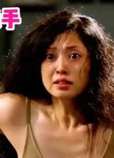 男人重金从人贩子手中买来女人训练成女杀手，只为给妻子报仇雪恨