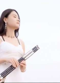 才艺美女独奏一曲《女驸马》曲美人也美，越听越喜欢！