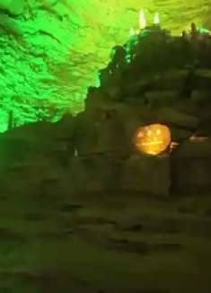 张家界黄龙洞火了！入境游客超29万，这里究竟有何魅力吸引全球