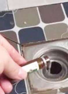 把藿香正气水倒进下水道里，竟有如此厉害的妙用，看了快回家试试