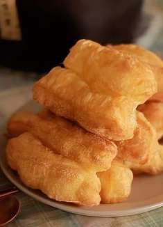 今日治愈系美食：香酥小油条小米粥