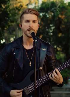 全新单曲「 Ignite 」：让你找到内心的火花