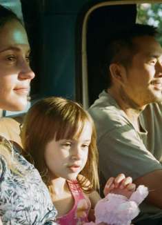 「蓝色海湾」官方预告：为爱揭开伤痛