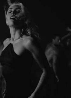 麦粒尺度新单上线！听懂她在唱什么了吗？