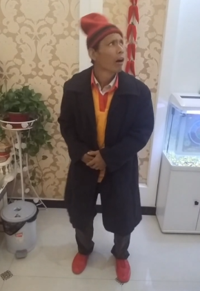 快来看看模仿的像不像宋小宝呢?