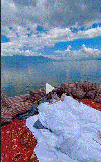 美女《旅行中的小希》的Vlog：大理旅游